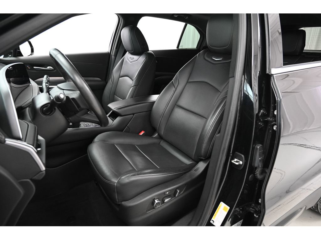 Used 2024 Cadillac XT4 Premium Luxury image 10