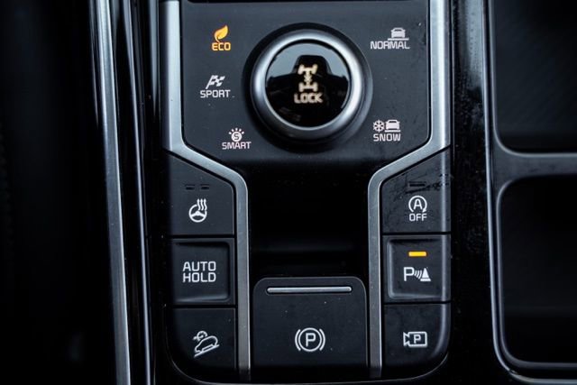 Used 2025 Kia Sorento SX Prestige image 24