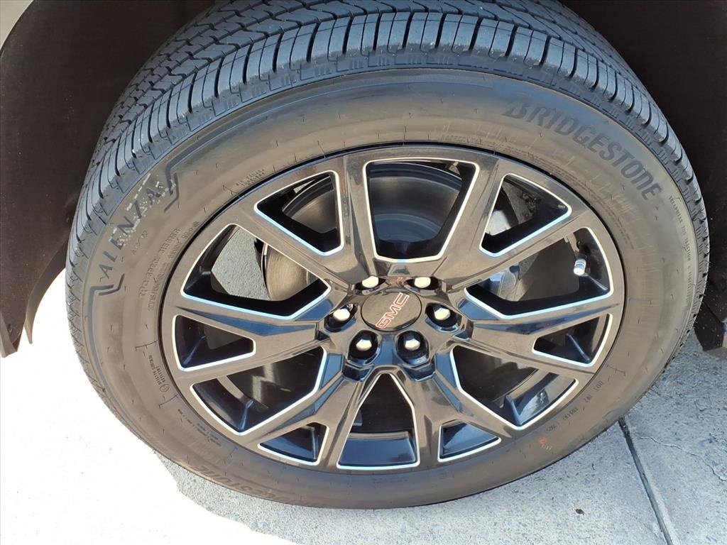 New 2026 GMC Yukon Elevation image 9