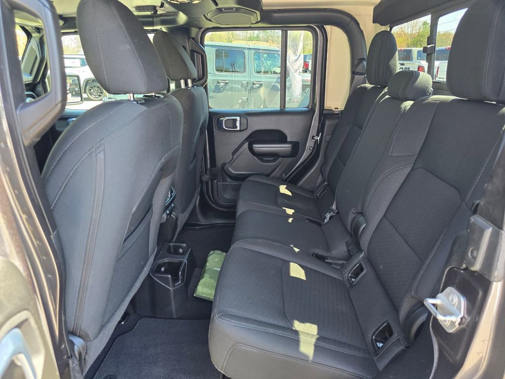 Used 2021 Jeep Gladiator Sport AWD/4WD image 11