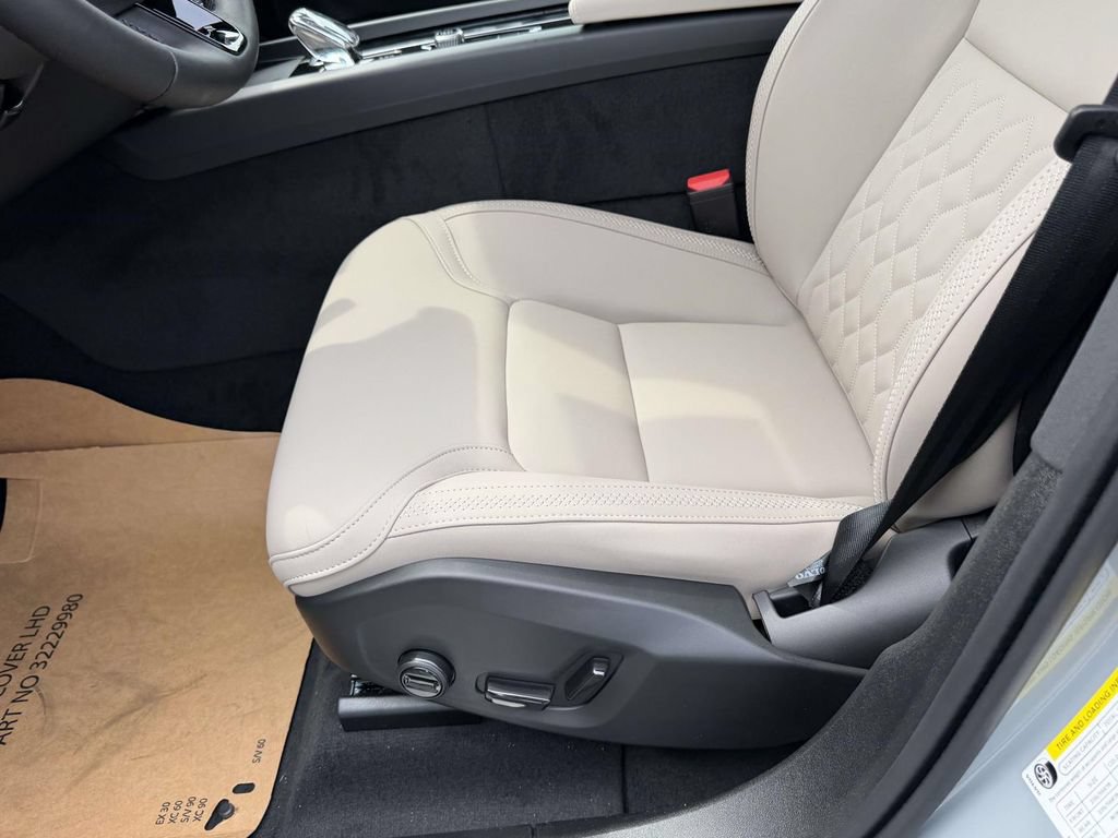 New 2026 Volvo XC60 T8 Core w/ Climate Package AWD/4WD image 16