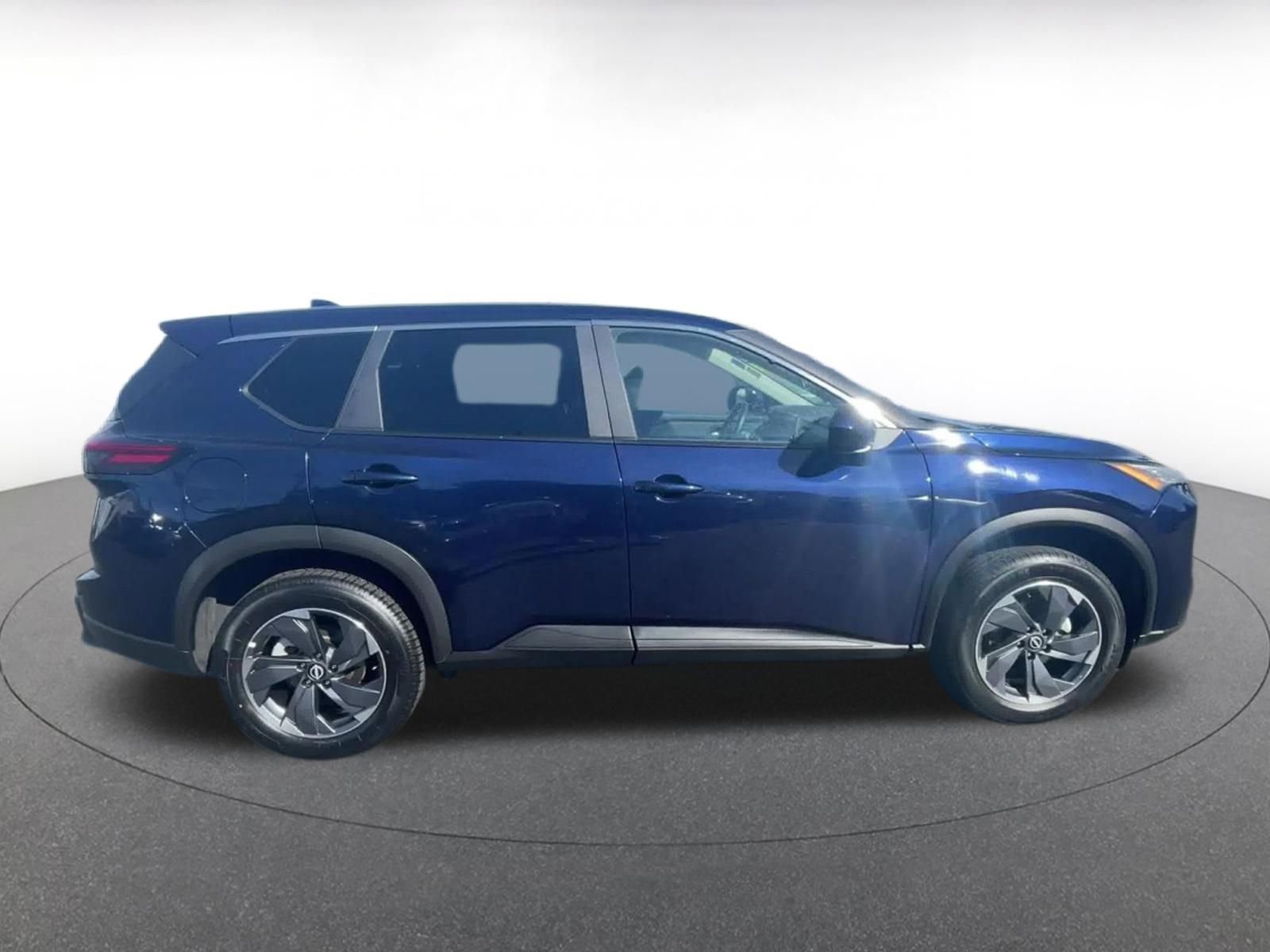 Used 2025 Nissan Rogue SV image 16