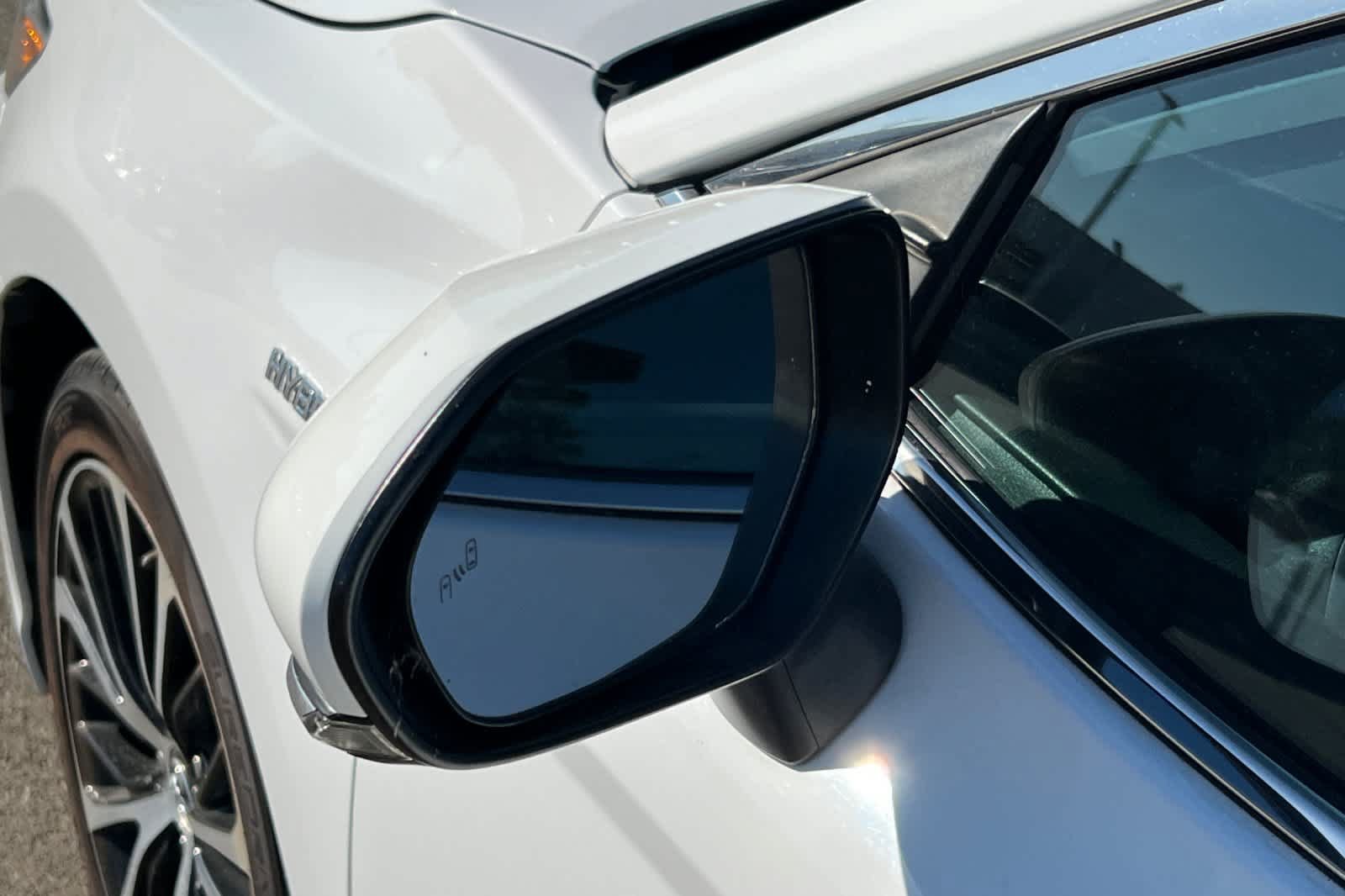 Used 2019 Toyota Camry SE w/ Audio Package FWD image 11