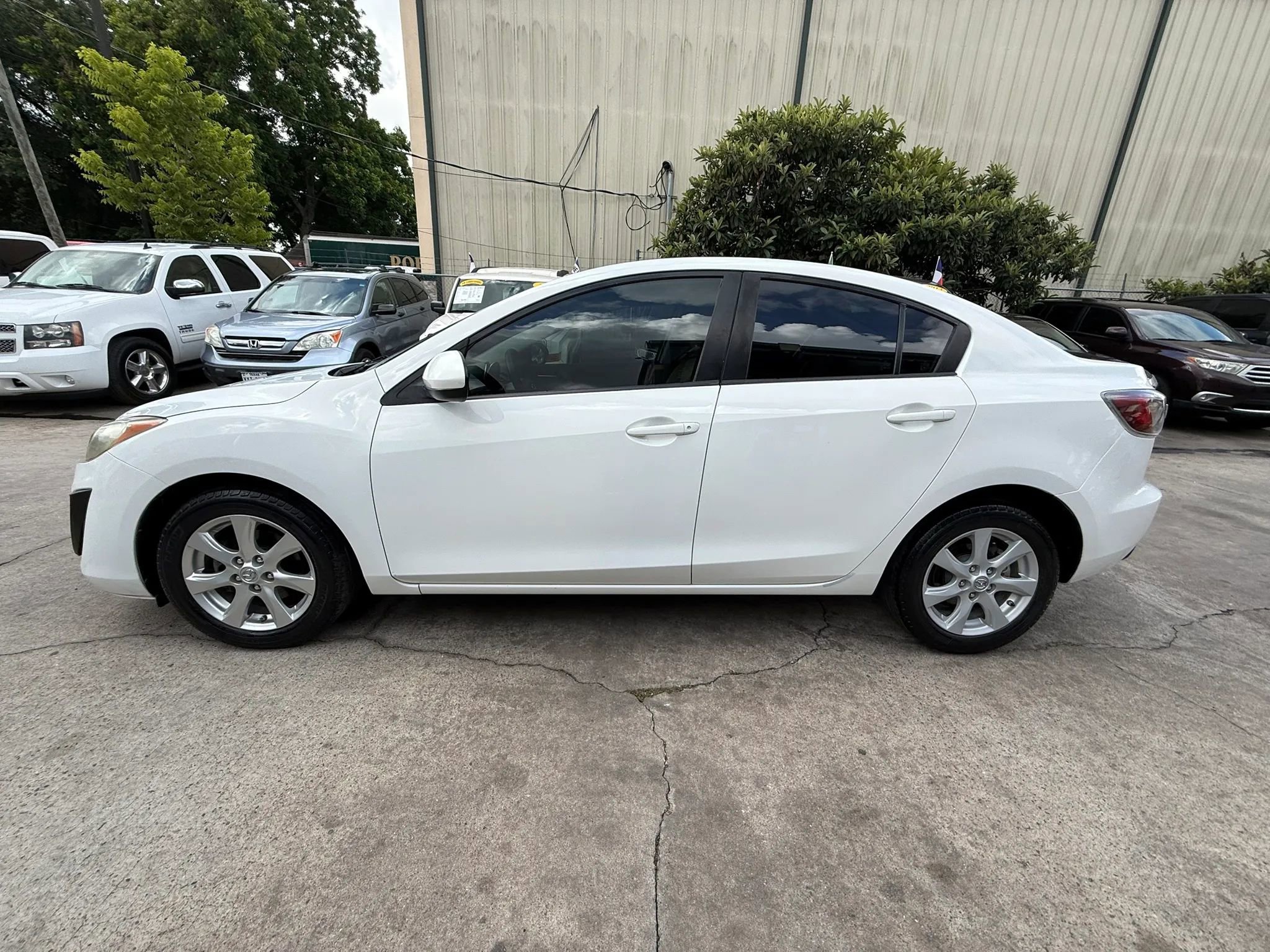 Used 2010 MAZDA MAZDA3 i Touring FWD image 4