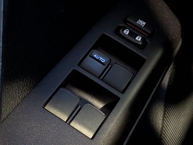 Used 2018 Toyota RAV4 XLE FWD image 24
