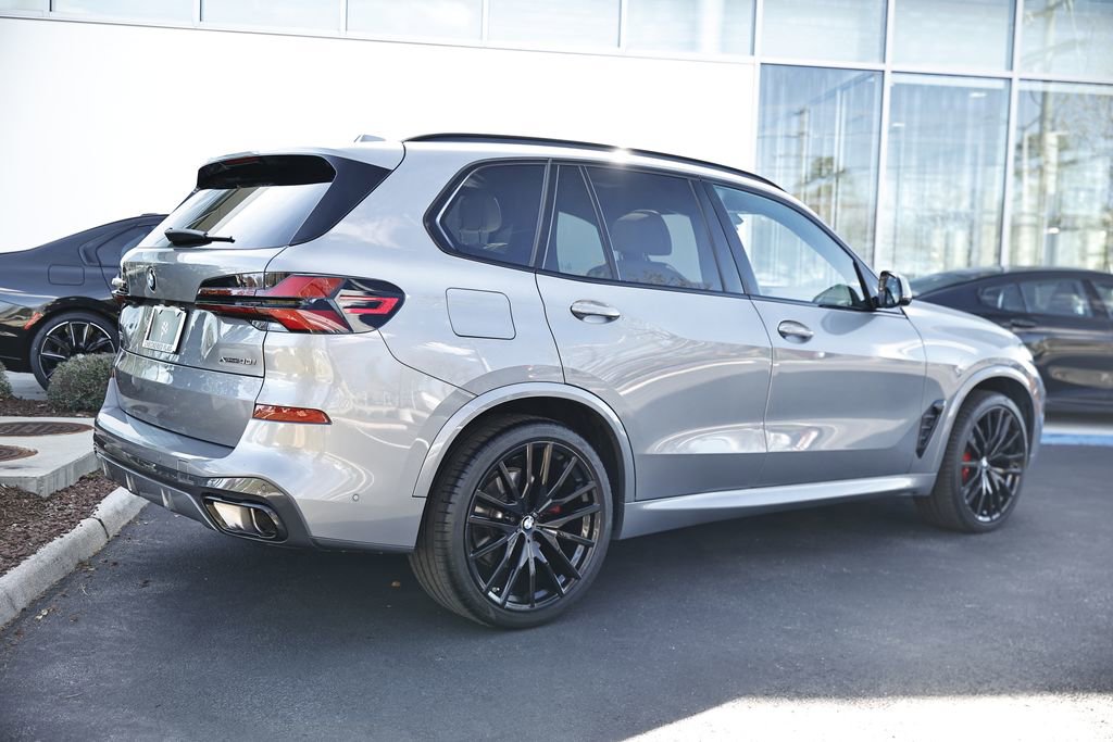 Used 2024 BMW X5 xDrive40i w/ M Sport Package AWD/4WD image 7