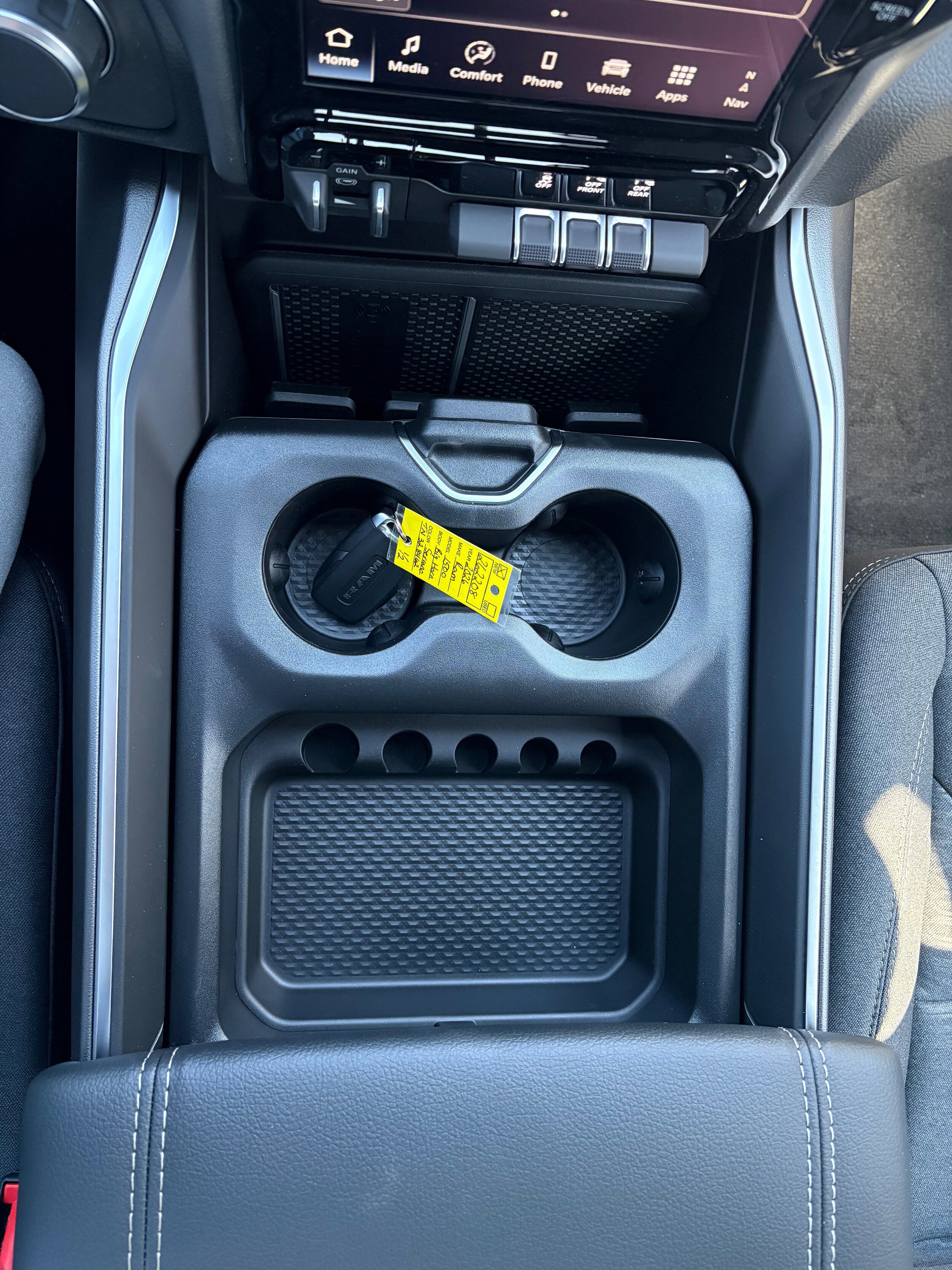 New 2026 RAM 1500 4x4 Crew Cab image 23