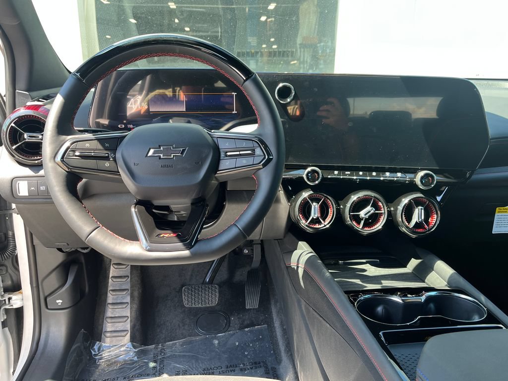 New 2025 Chevrolet Blazer EV RS w/ Super Cruise Package AWD/4WD image 12