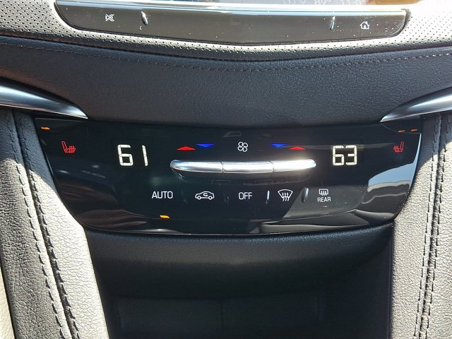 Used 2023 Cadillac XT5 Luxury w/ LPO, Premium Carpet Package AWD/4WD image 15