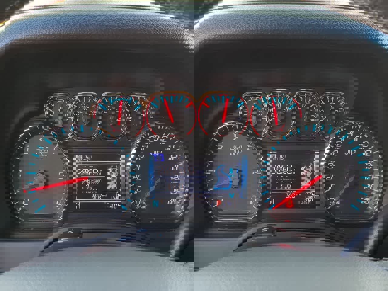 Used 2018 Chevrolet Tahoe LT w/ RST Edition image 30