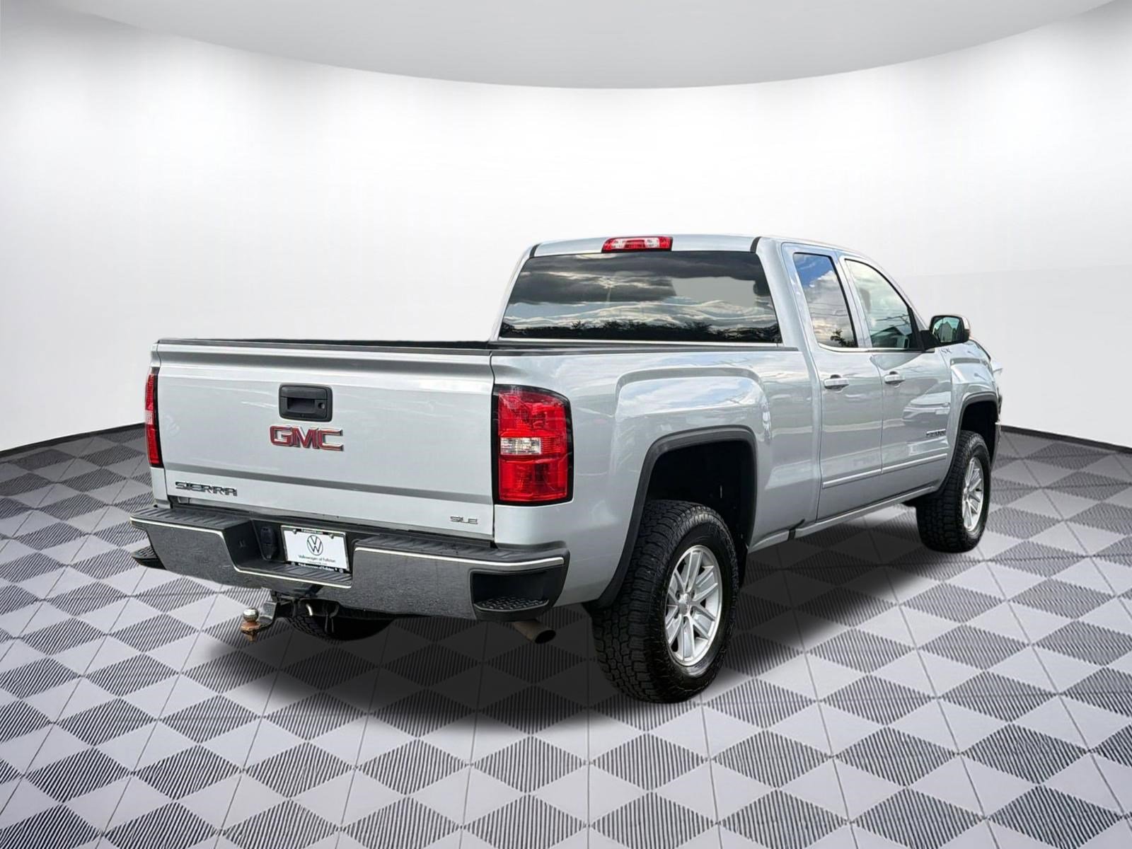 Used 2017 GMC Sierra 1500 SLE w/ SLE Value Package AWD/4WD image 9