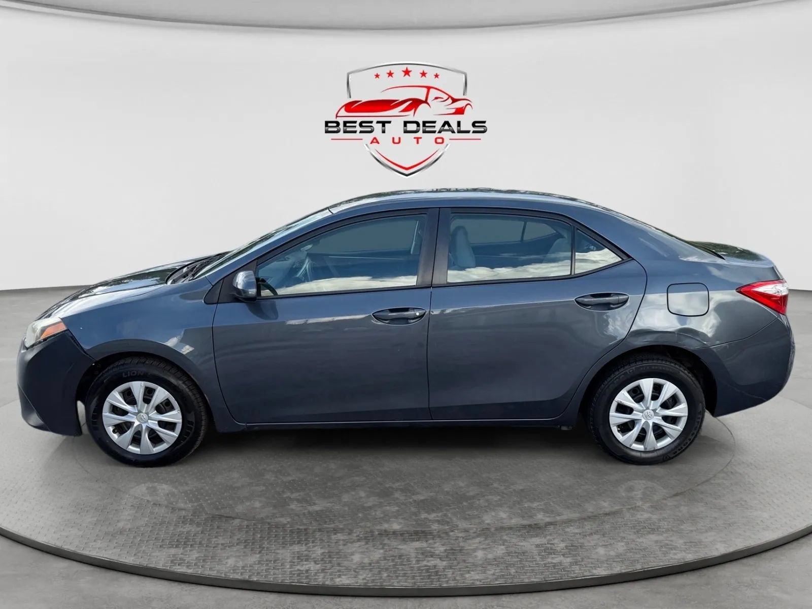 Used 2016 Toyota Corolla L FWD image 2