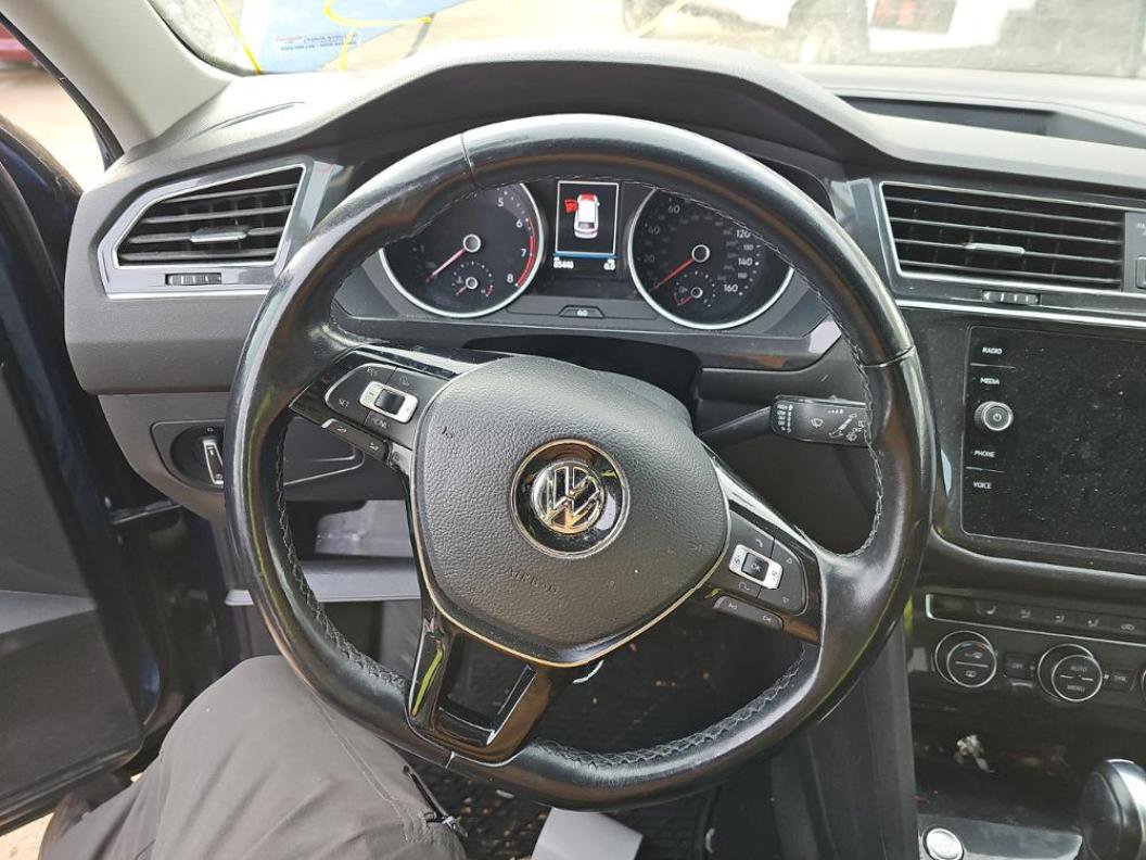 Used 2018 Volkswagen Tiguan SE image 12