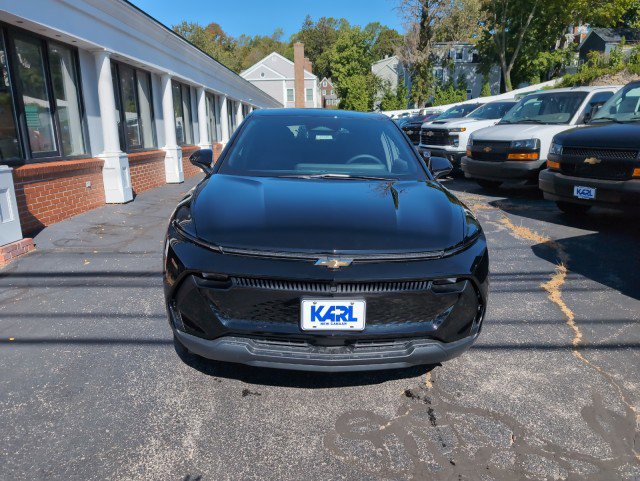 New 2026 Chevrolet Equinox EV LT image 2