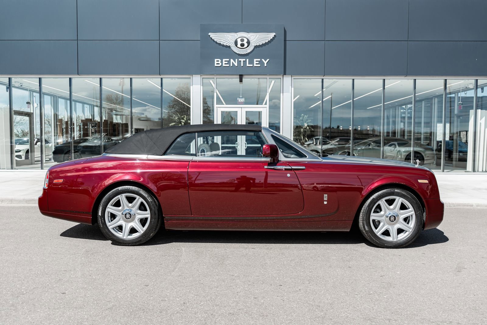 Used 2010 Rolls-Royce Phantom Drophead Coupe image 14