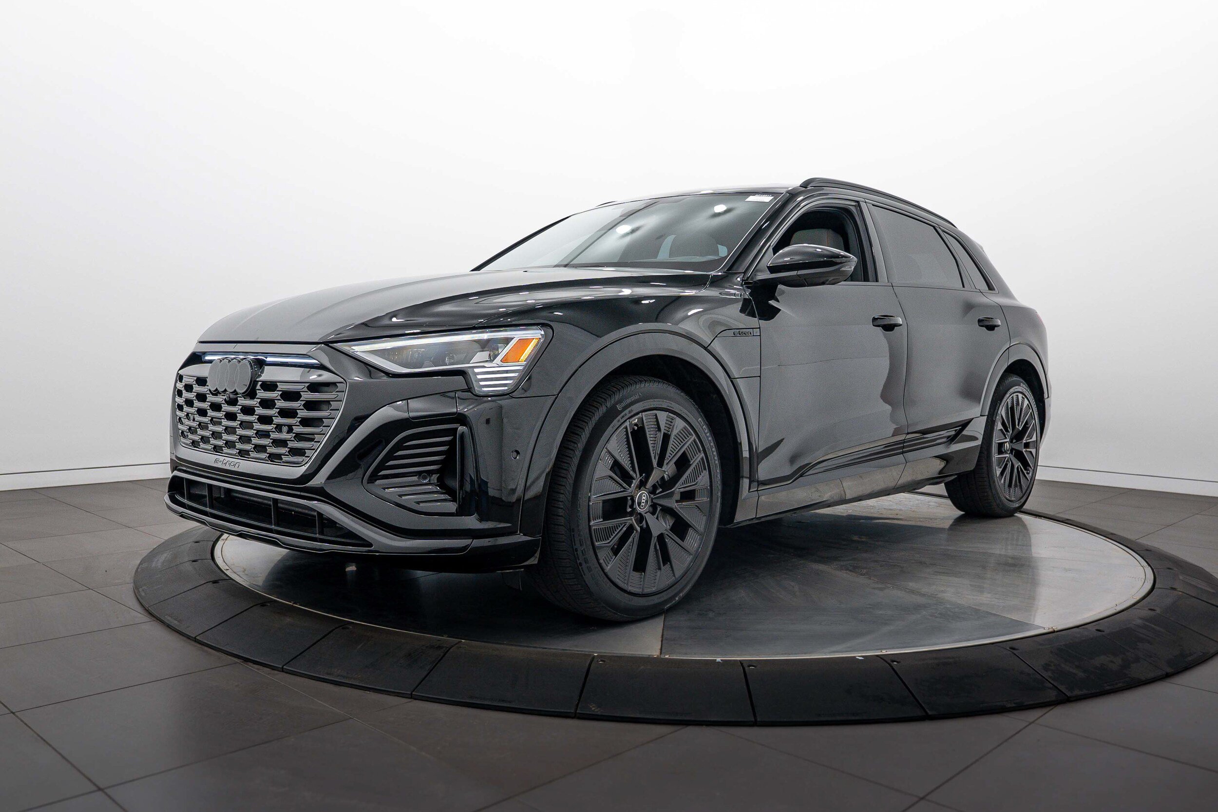 Certified 2024 Audi Q8 e-tron Prestige w/ Prestige Package AWD/4WD image 7