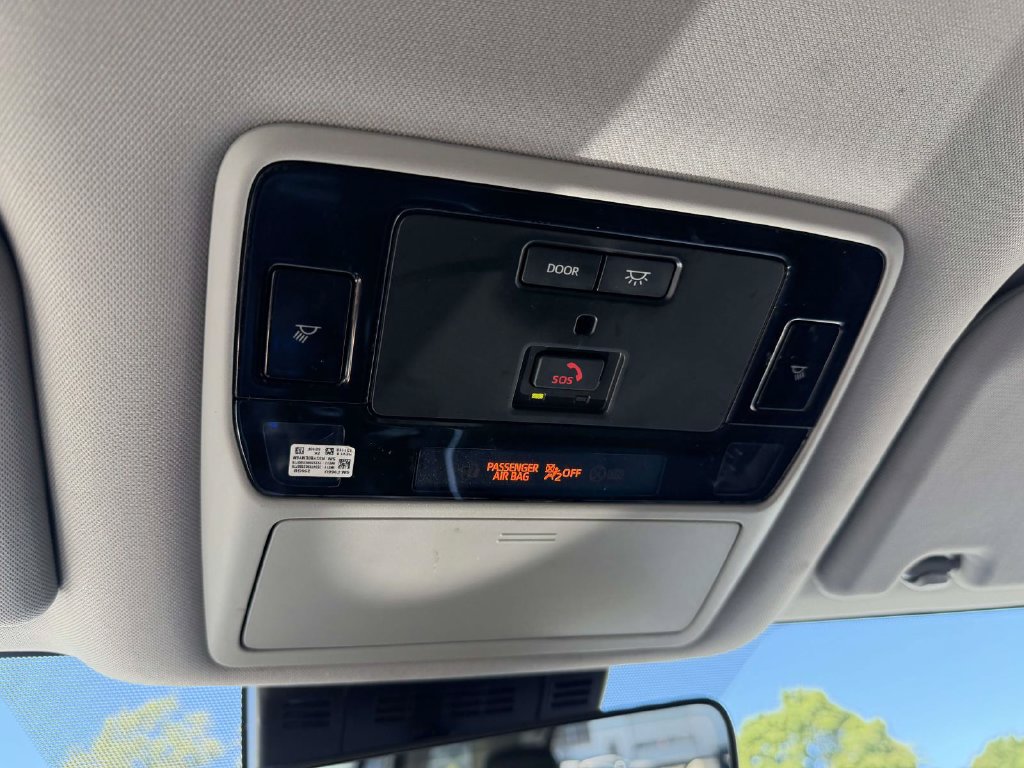 Used 2025 Toyota Grand Highlander AWD image 29