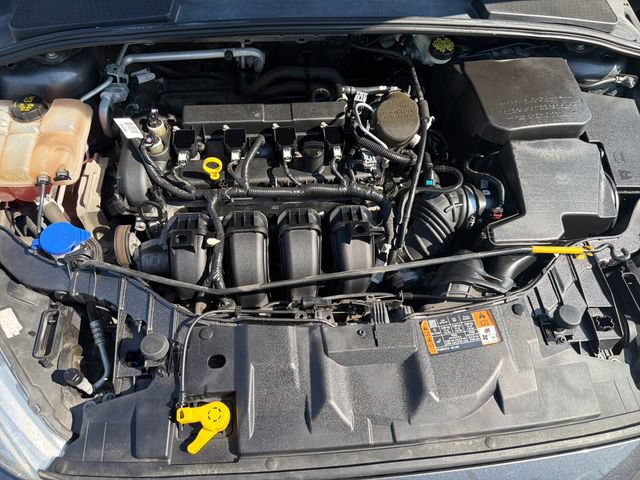 Used 2016 Ford Focus SE w/ SE Sport Package FWD image 24