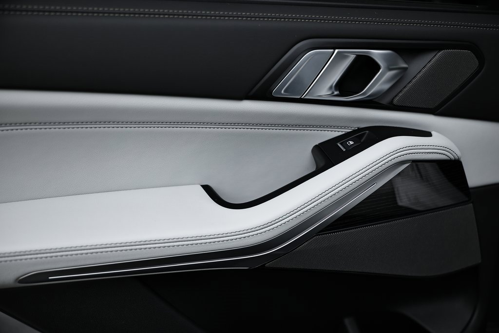 New 2026 BMW X5 xDrive40i w/ Executive Package image 24