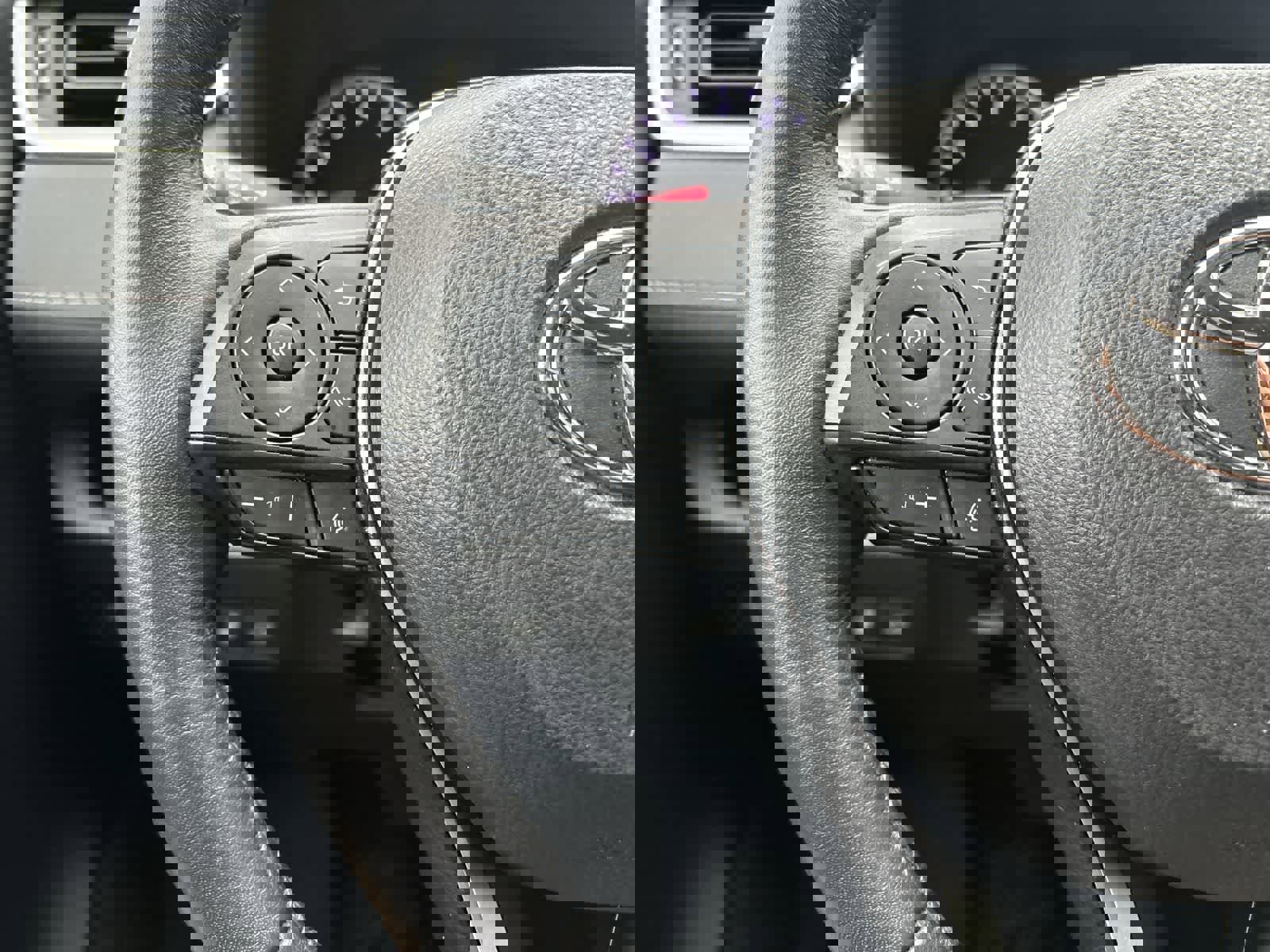 Used 2022 Toyota RAV4 XLE image 11