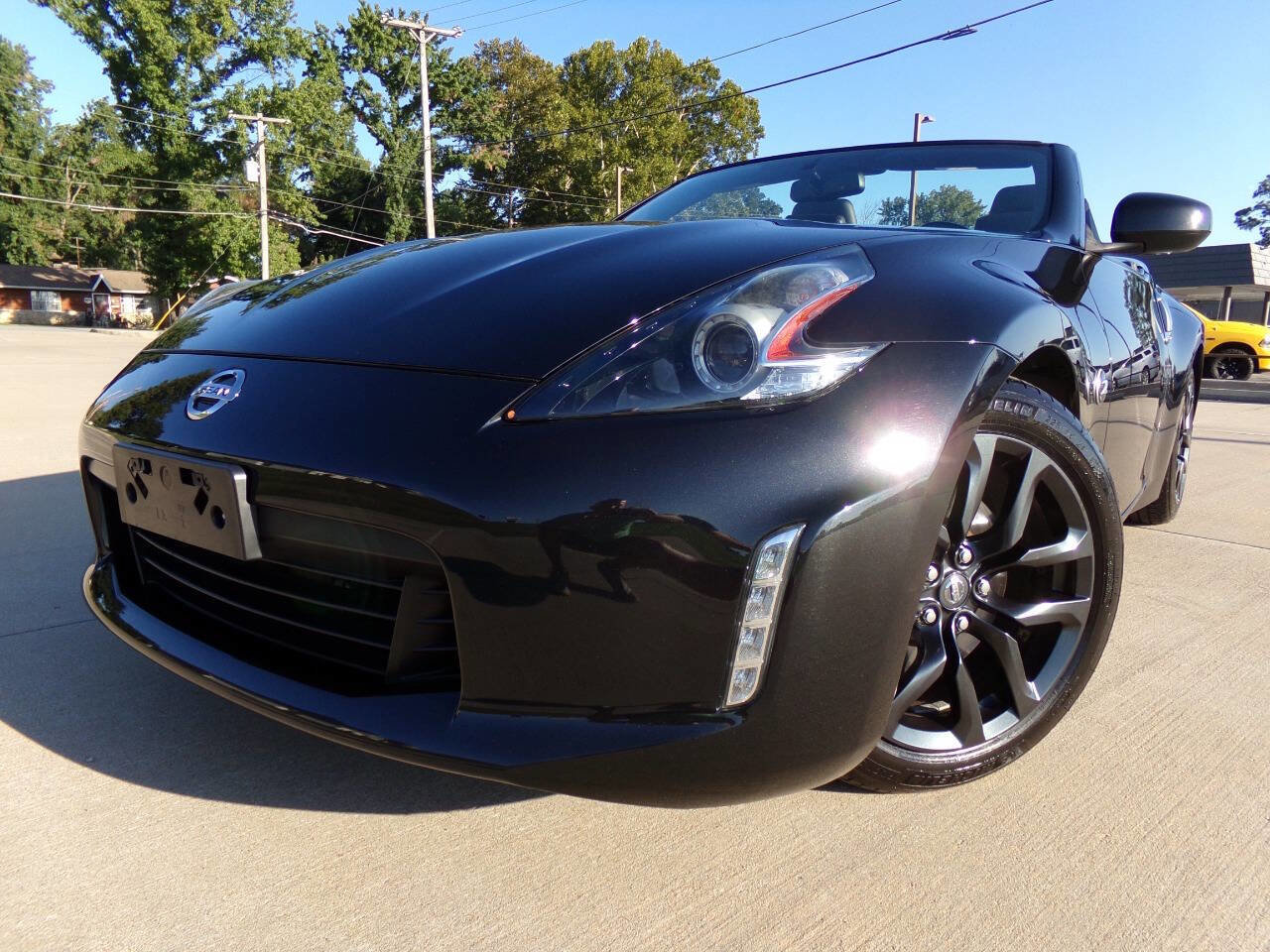 Used 2019 Nissan 370Z Roadster image 11