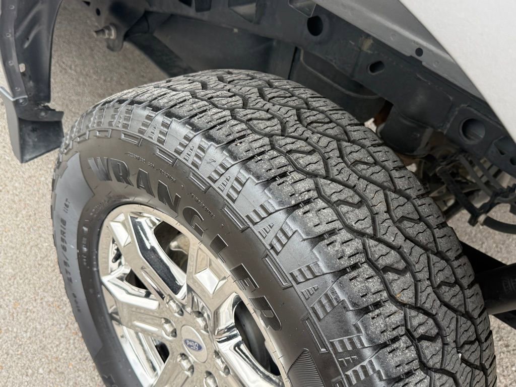 Used 2023 Ford F150 Lariat w/ Trailer Tow Package image 43