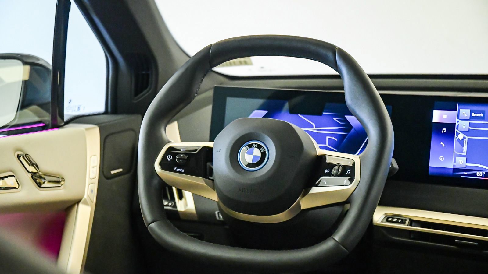 Certified 2023 BMW iX xDrive50 w/ Premium Package AWD/4WD image 13