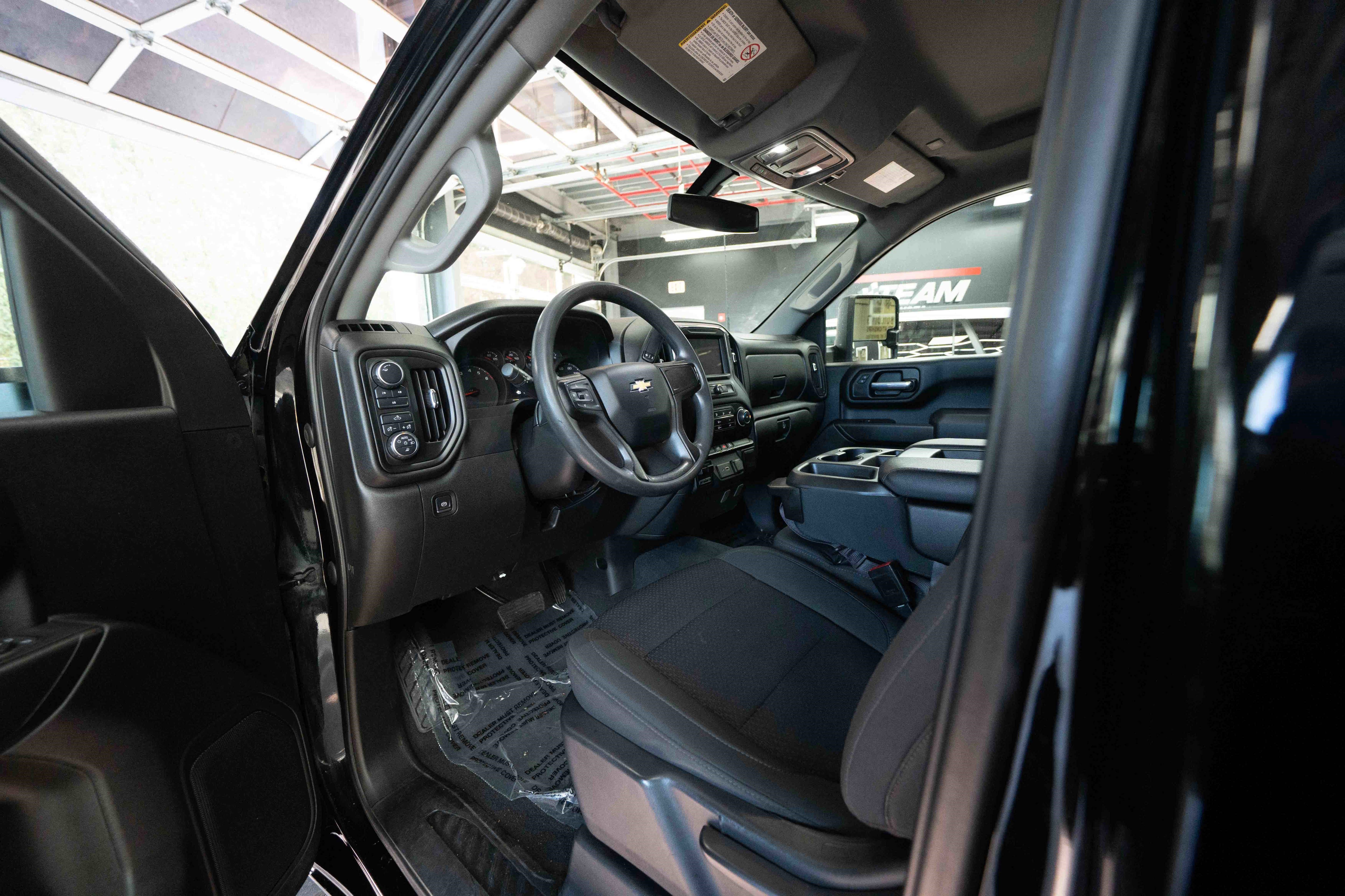 Used 2021 Chevrolet Silverado 2500 Custom w/ Custom Value Package image 8