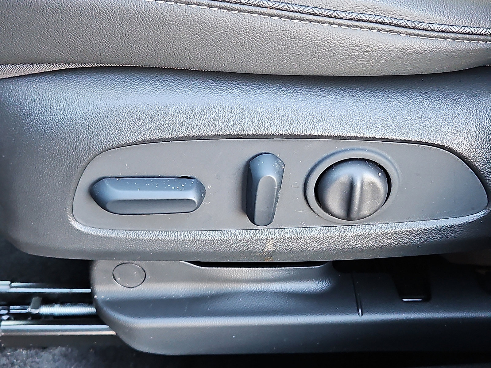 Certified 2023 Buick Encore GX Preferred w/ Cold Weather Comfort Package image 14