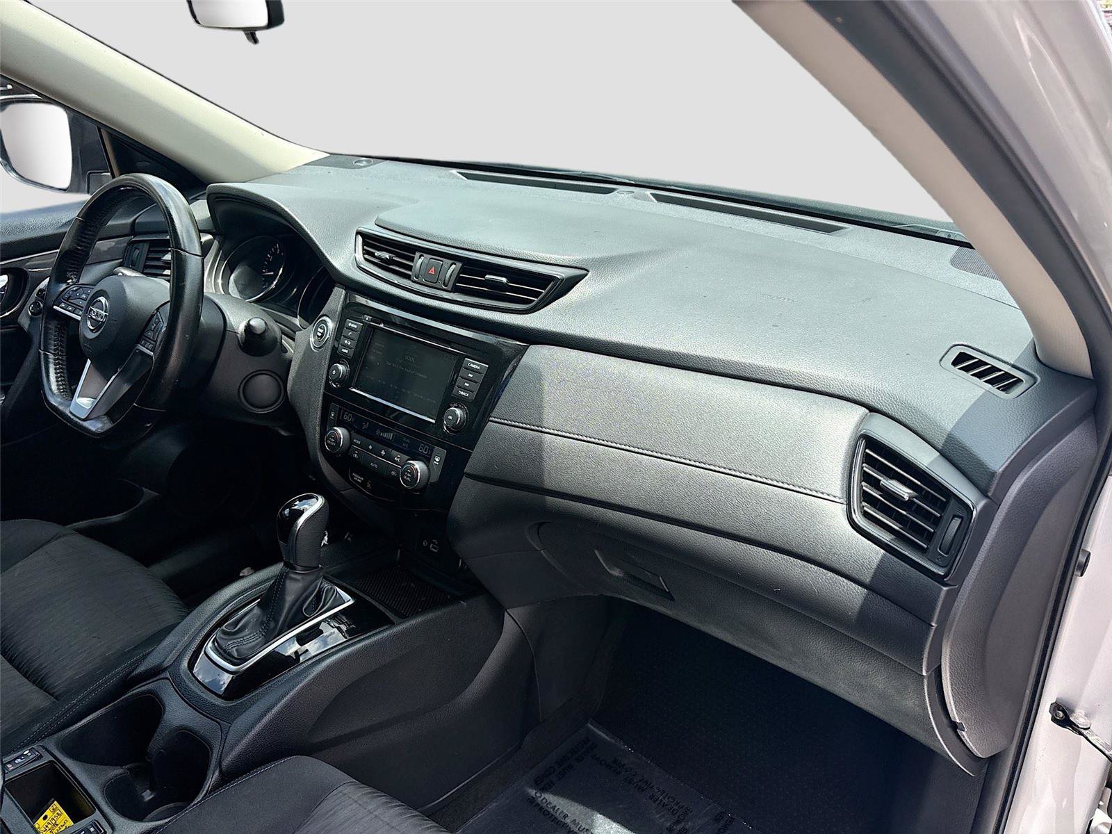 Used 2018 Nissan Rogue SV FWD image 28