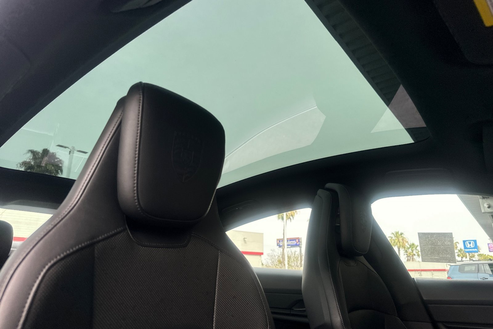 Used 2023 Porsche Taycan w/ Premium Package image 15