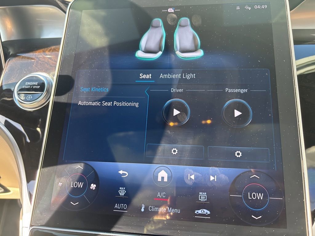 Used 2024 Mercedes-Benz GLC 300 image 31