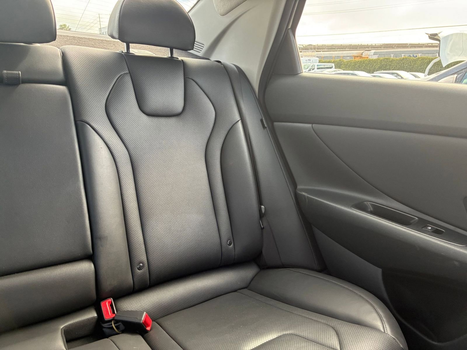 Used 2025 Hyundai Elantra Limited FWD image 39