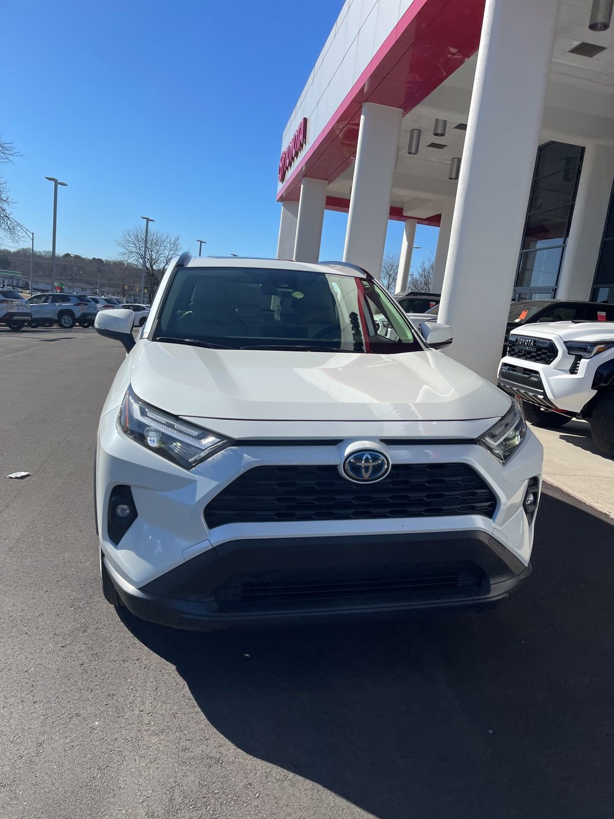 Used 2022 Toyota RAV4 XLE Premium image 1