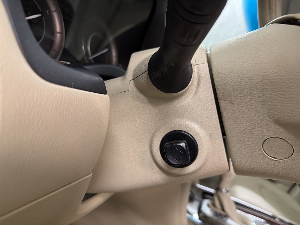 Used 2016 INFINITI QX80 Luxe w/ 22" Wheel Package image 17