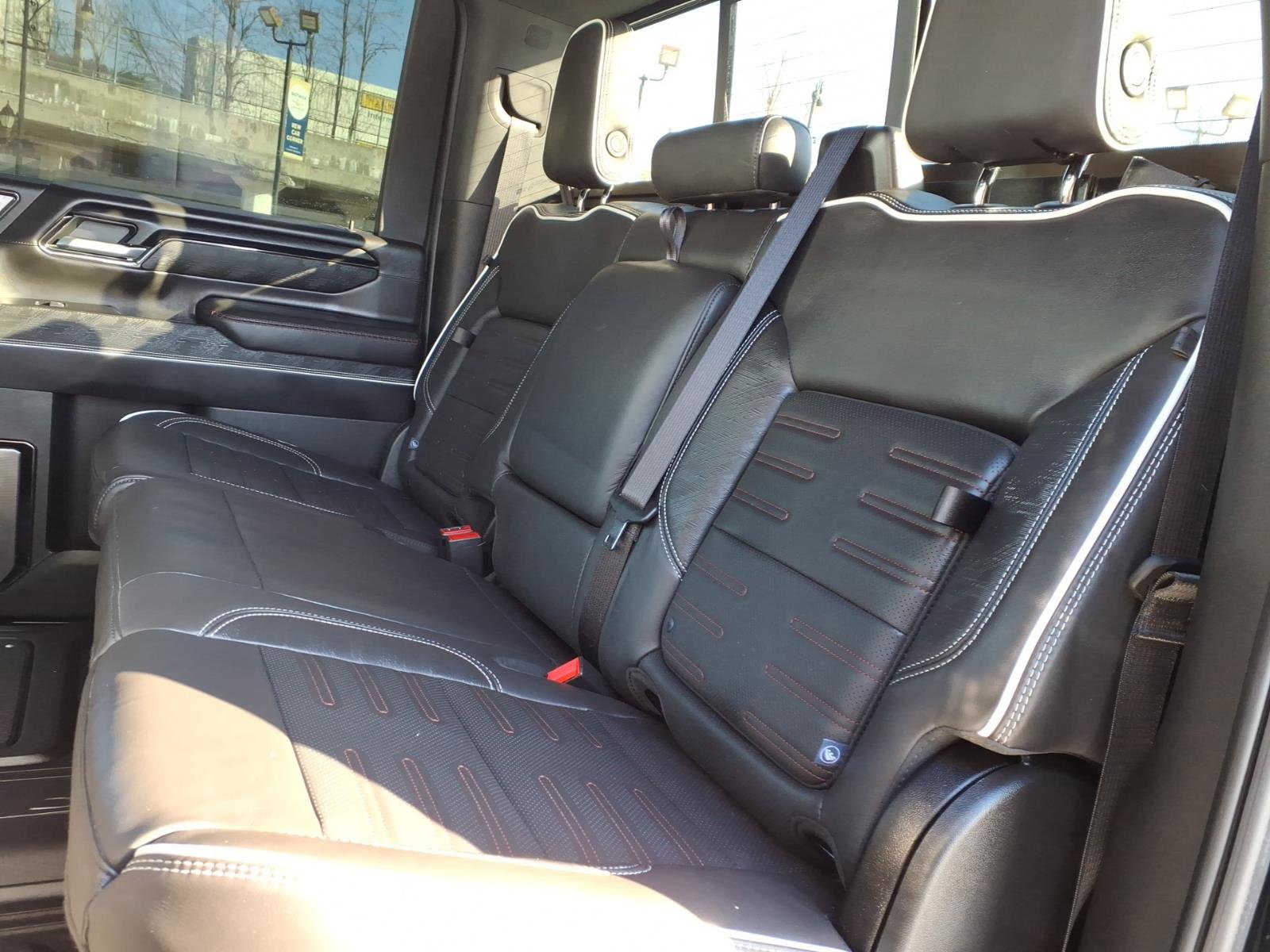 Used 2025 GMC Sierra 2500 AT4X image 15