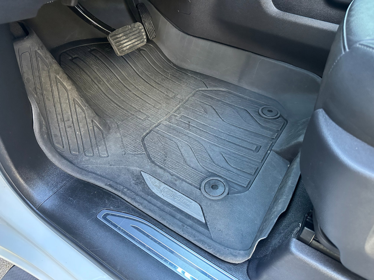 Used 2024 GMC Sierra 1500 Elevation w/ Elevation Premium Package image 14