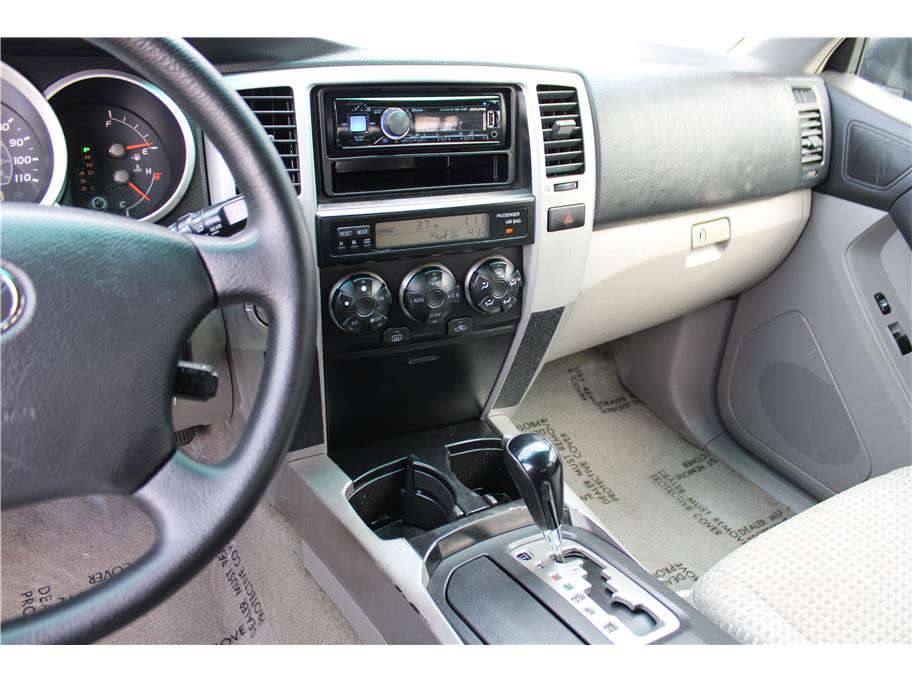 Used 2007 Toyota 4Runner SR5 AWD/4WD image 17