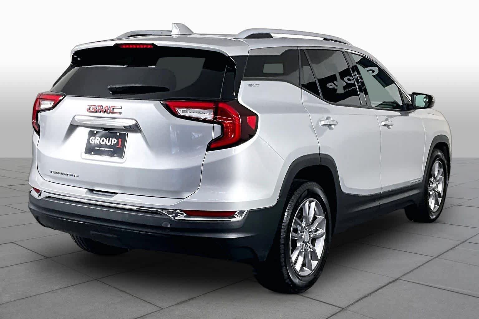 Used 2022 GMC Terrain SLT FWD image 13