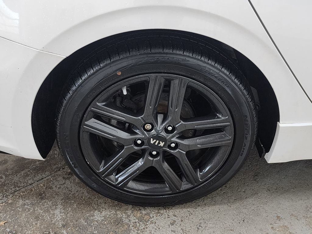 Used 2020 Kia Forte LXS FWD image 34