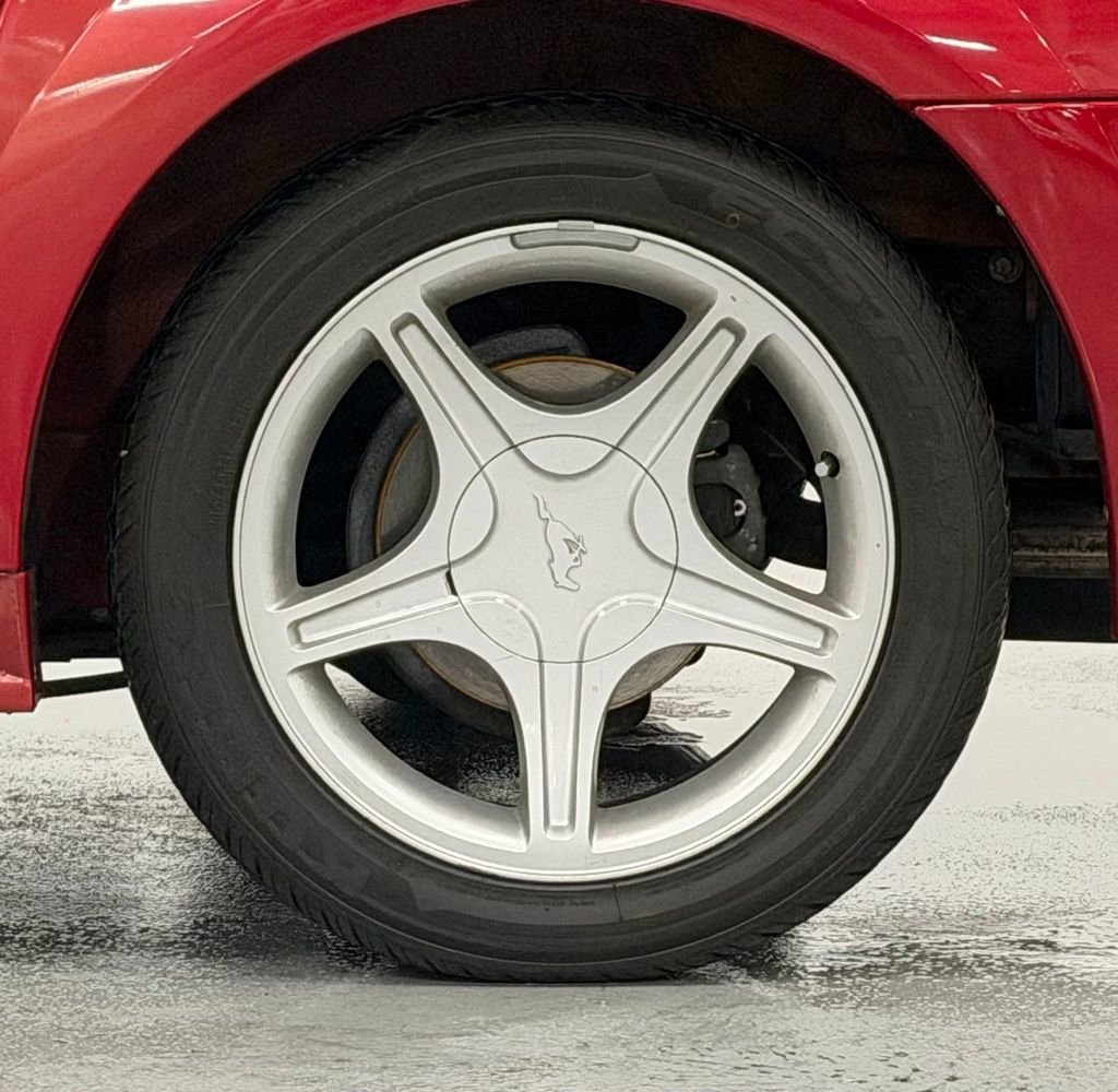 Used 2001 Ford Mustang GT RWD image 9