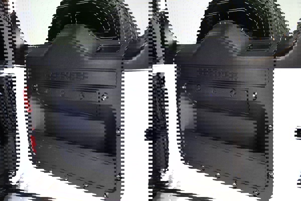 Used 2025 Land Rover Defender 110 S image 53