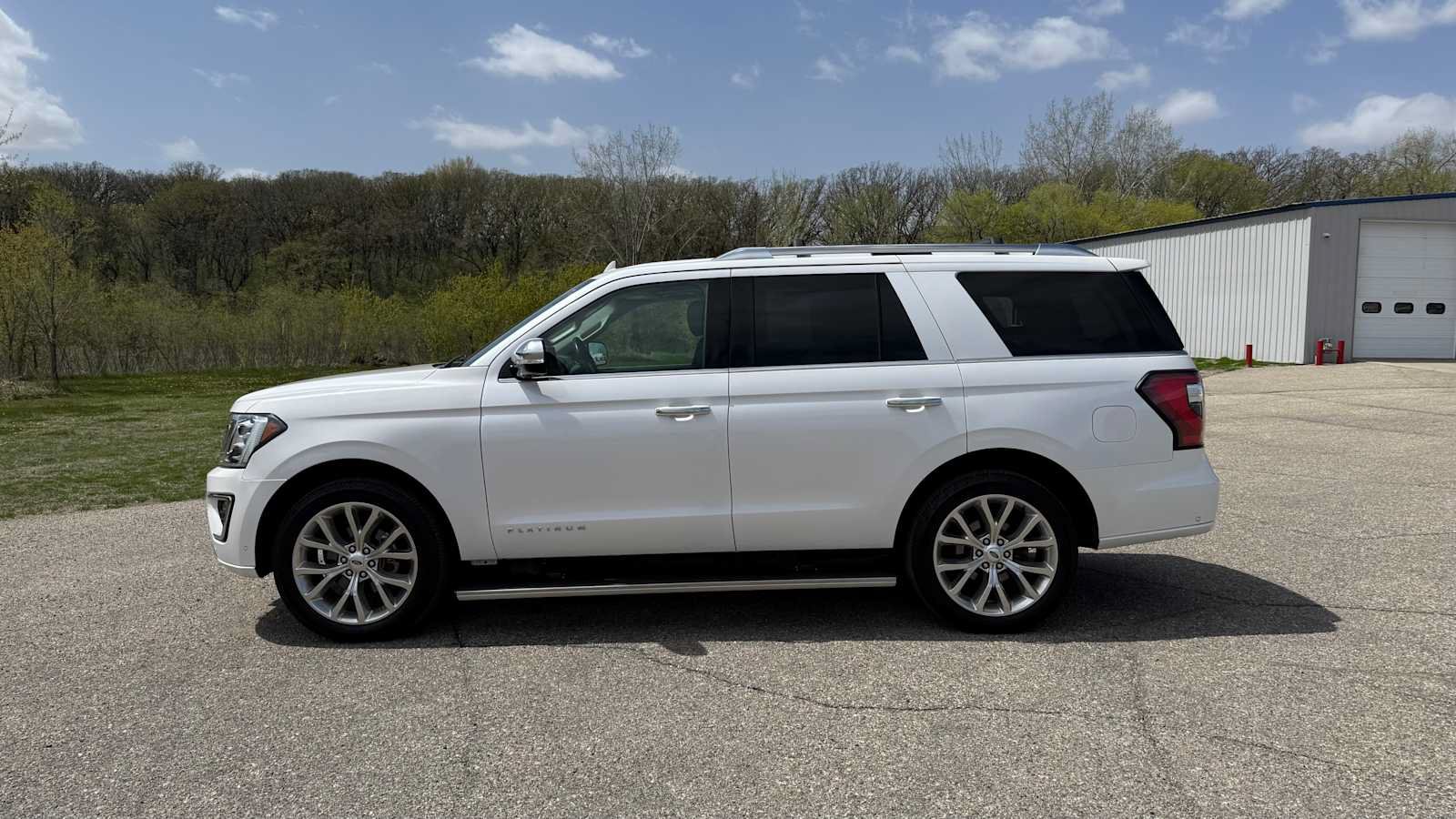 Used 2019 Ford Expedition Platinum AWD/4WD image 6
