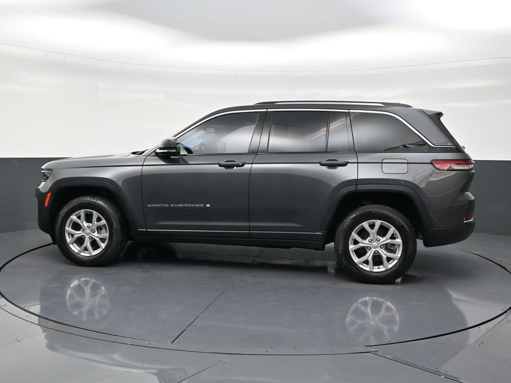 Used 2023 Jeep Grand Cherokee Limited image 2