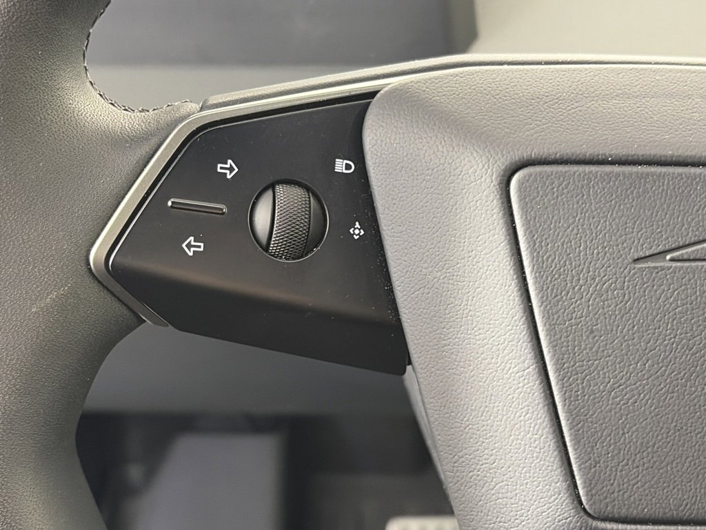 Used 2025 Tesla Cybertruck AWD Crew Cab image 16