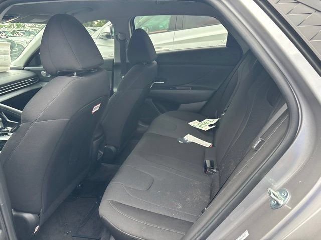 Used 2026 Hyundai Elantra SE FWD image 6