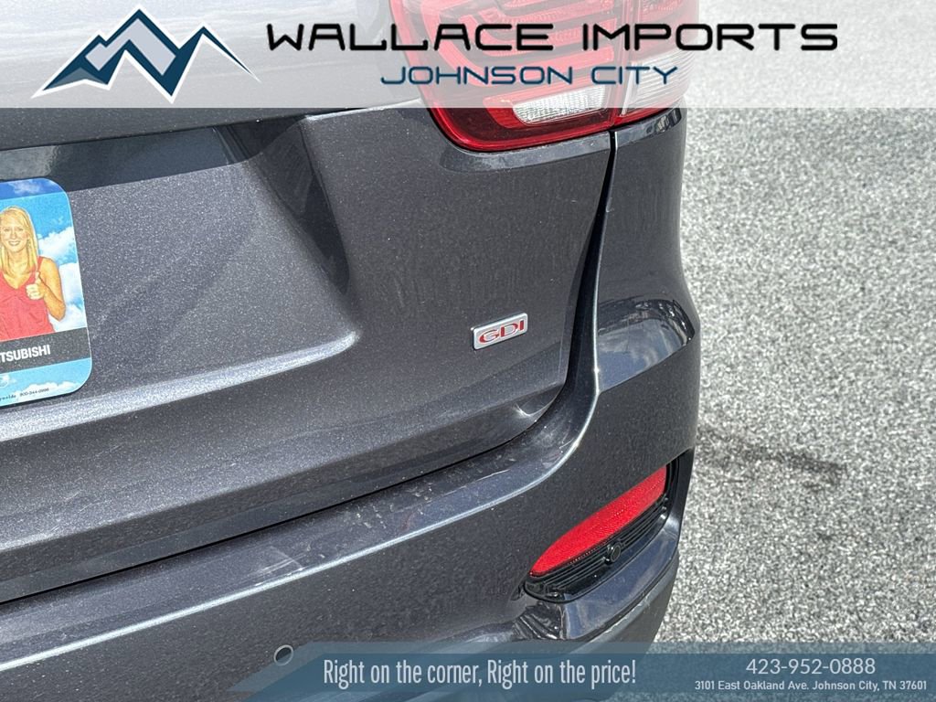 Used 2019 Kia Sorento LX w/ LX Convenience Package image 2