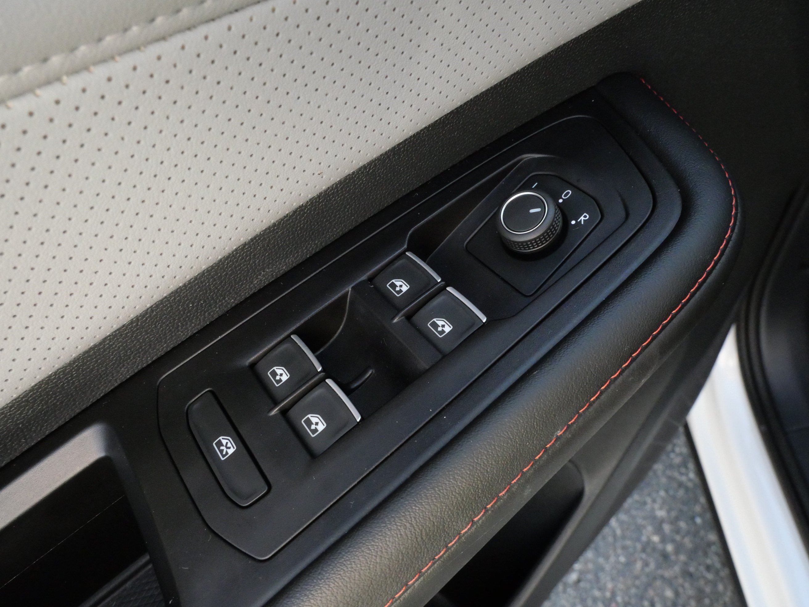 Certified 2024 Volkswagen Atlas Peak Edition SEL AWD/4WD image 19