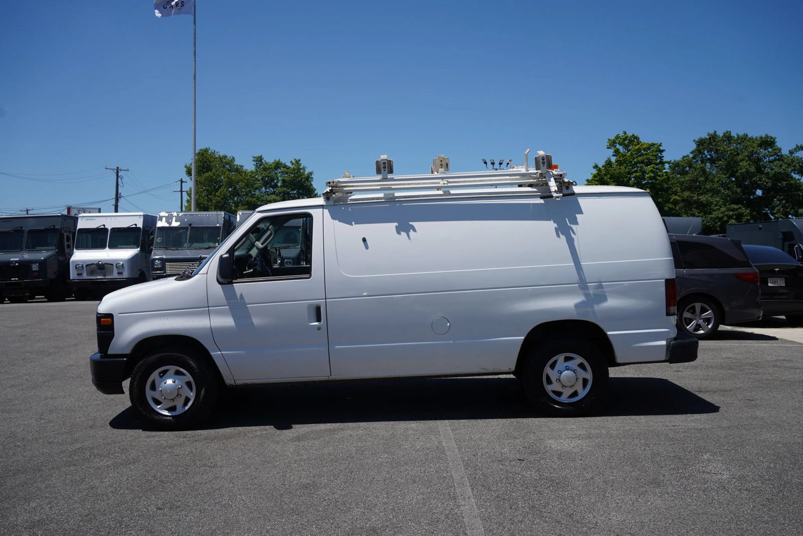Used 2011 Ford E-250 and Econoline 250 w/ PWR Group RWD image 3