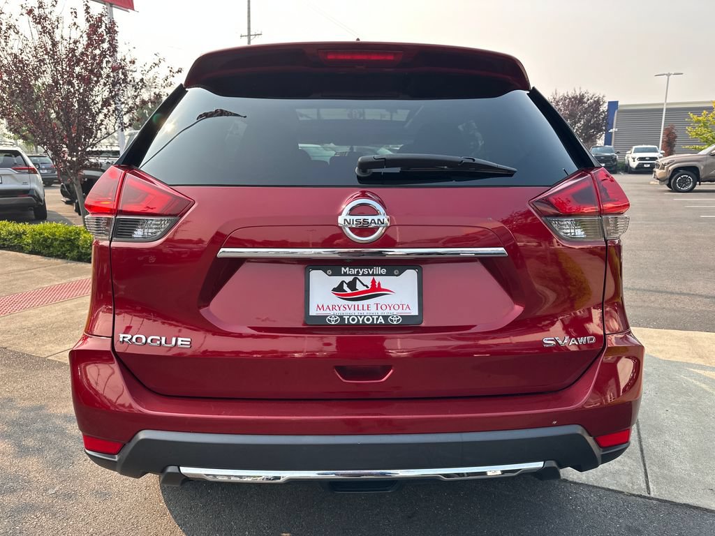 Used 2018 Nissan Rogue SV AWD/4WD image 4